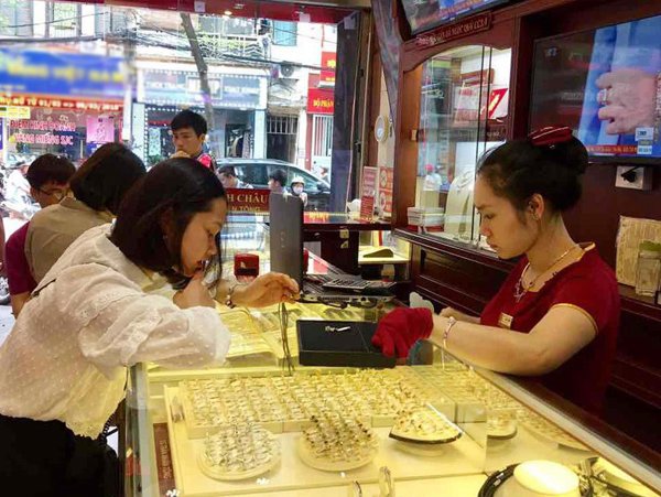 Giá vàng hôm nay 8/1: Tăng phi mã đến 1 triệu đồng, lập kỉ lục mới ngay đầu năm 2020 - 1