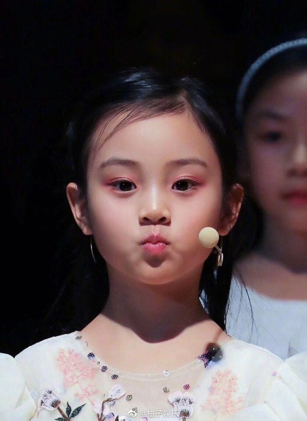 Mẹ ngoại tình, bố chẳng đoái hoài, cô bé 7 tuổi vẫn lớn lên xinh đẹp đến thế - 7