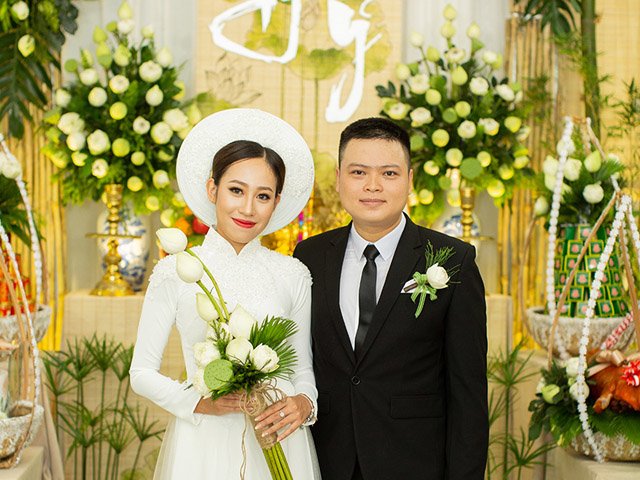 Lễ ăn hỏi ở Đắk Lắk: Trang trí bằng 3.500 bông sen trắng với chi phí 120 triệu đồng