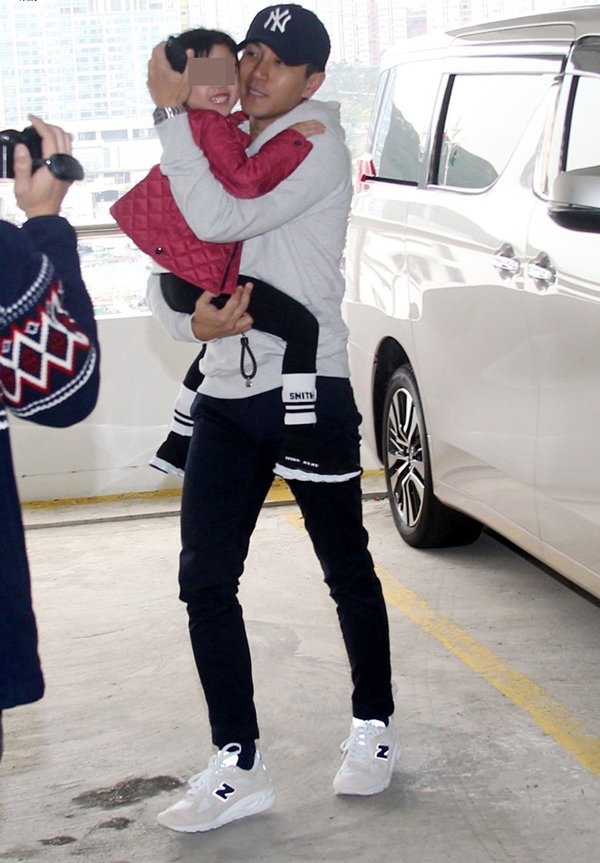 Là nghệ sĩ bị ghét nhất nhì Cbiz, Dương Mịch vừa xuất hiện đã được ví là amp;#34;mặt hình nộmamp;#34; - 7