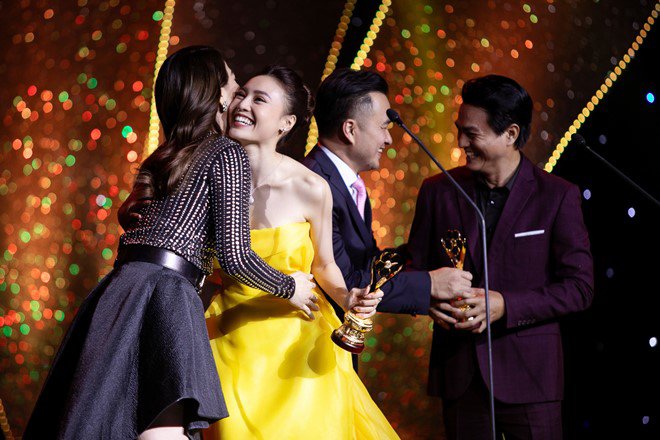 Lan Ngọc cảm ơn Trấn Thành khi nhận giải, nhắc đến người thân đã qua đời - 5