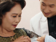 Giải trí - Hoa Hồng Trên Ngực Trái: San sinh con trai, gương mặt giống hệt bác Thái
