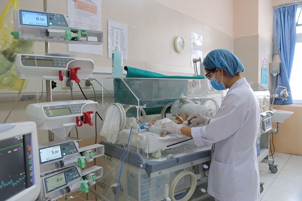 Mang song thai đẻ rơi tại nhà, sau nửa tháng người mẹ đau xót khi một con không qua khỏi - 2