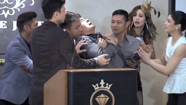 Loạn hào môn: Tỷ phú Philippines qua đời khiến 3 vợ, 5 con gái “điên cuồng tranh đấu” - 3