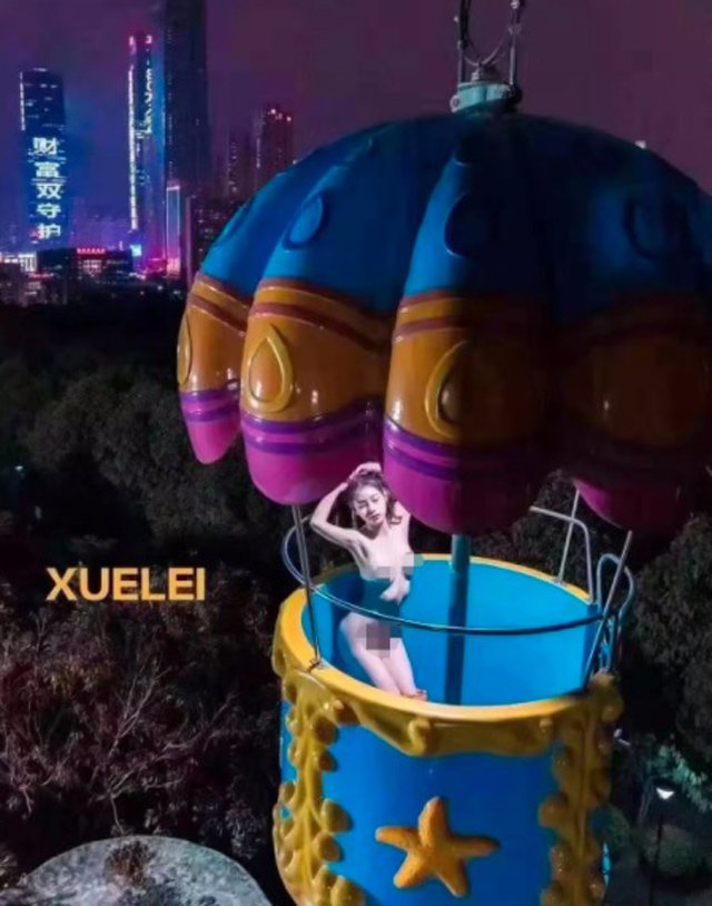 Khỏa thân hoàn toàn để chụp ảnh trong công viên trẻ em, cô gái nhận bài học nhớ đời - 2