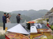 Tin tức - Tảo mộ cuối năm, nhà nhà mang đào quất, iphone đời mới, vàng khối mời tổ tiên về ăn Tết