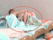 Làm mẹ - Cô giáo gửi ảnh con ngủ trưa tưởng được khen, ai ngờ mẹ giận lao ngay đến trường