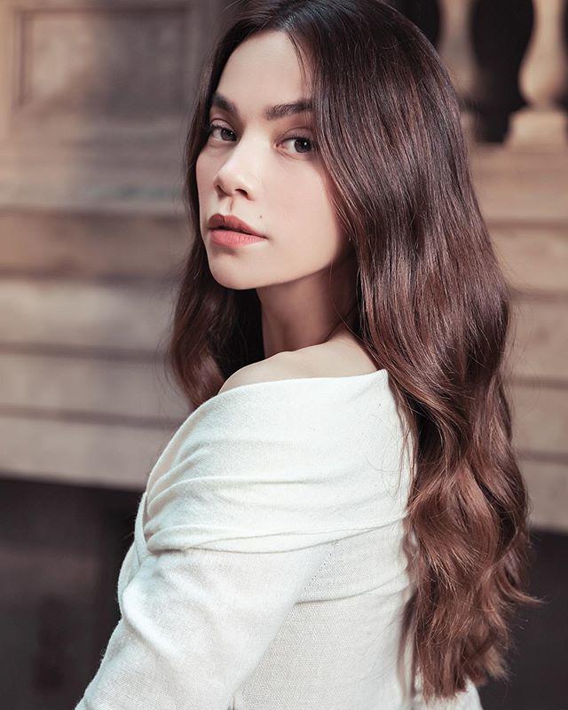 Nhan sắc “không thể đùa đâu” của Hà Hồ: trang điểm nhẹ nhàng vẫn ăn đứt đàn em Hoa hậu - 10