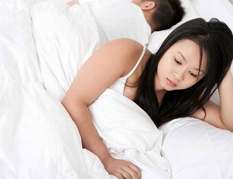 sau dem cuong nhiet hoang dai voi tinh cu, toi bi lanh cam khi gan chong - 1