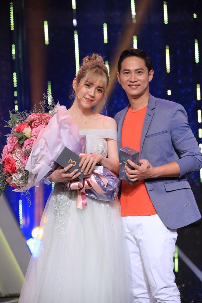 Chia tay chàng giám đốc điển trai, nữ chính xinh đẹp amp;#34;Người Ấy Là Aiamp;#34; tuyên bố đang độc thân - 3