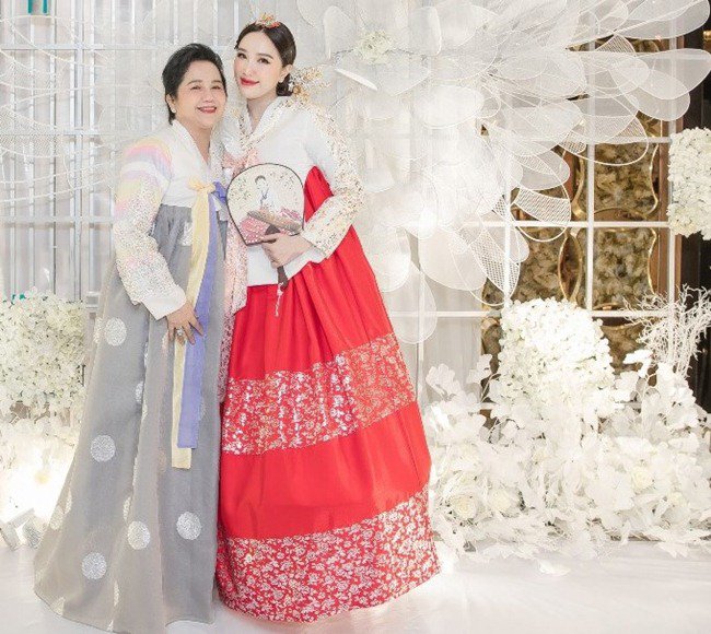 Bảo Thy amp;#34;nịnh khéoamp;#34; ông xã, hé lộ mối quan hệ với nhà chồng sau khi cưới - 2