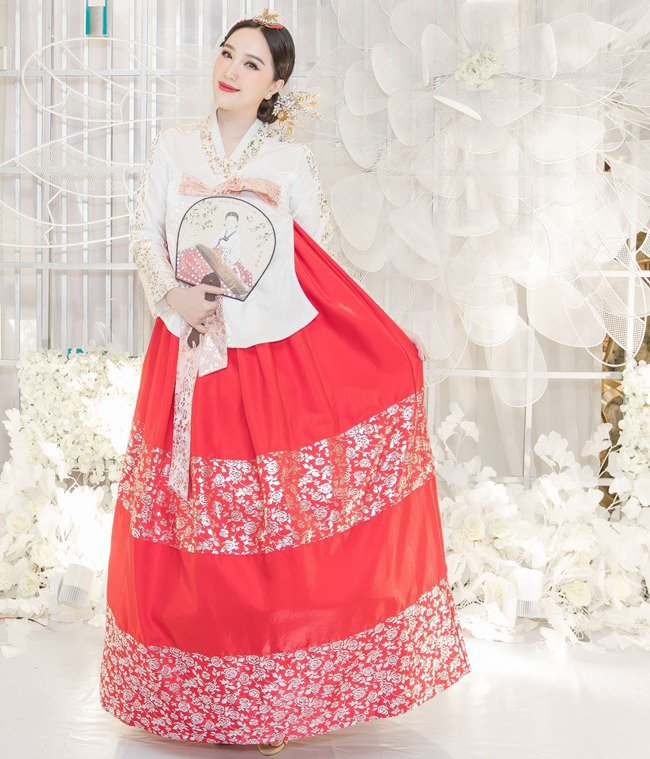 Bảo Thy amp;#34;nịnh khéoamp;#34; ông xã, hé lộ mối quan hệ với nhà chồng sau khi cưới - 1