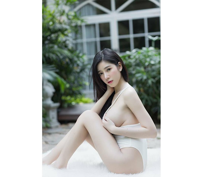 Hiện tại, người đẹp này được coi là một trong những mẫu nữ hàng đầu tại Thái Lan.
