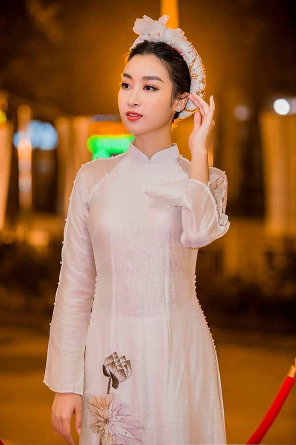 mua tet can ke, cac nguoi dep viet thi nhau dien ao dai duyen dang thay vi do goi cam - 15