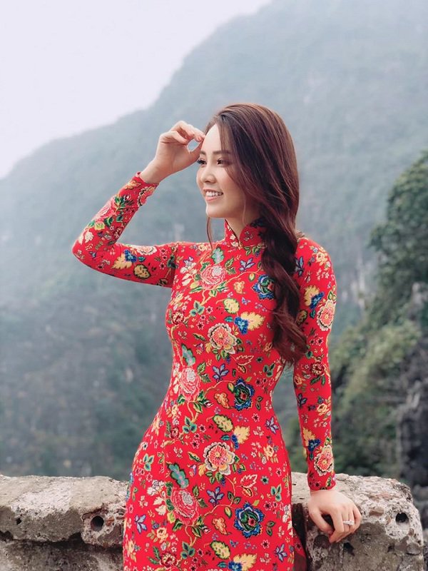 mua tet can ke, cac nguoi dep viet thi nhau dien ao dai duyen dang thay vi do goi cam - 3