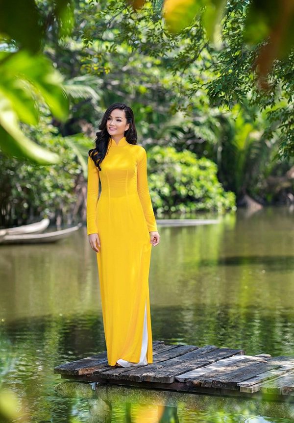 mua tet can ke, cac nguoi dep viet thi nhau dien ao dai duyen dang thay vi do goi cam - 7