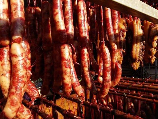 Sự thật về thịt xông khói, lạp xưởng gây ung thư và cách ăn không gây hại sức khỏe