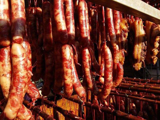 Sự thật về thịt xông khói, lạp xưởng gây ung thư và cách ăn không gây hại  sức khỏe