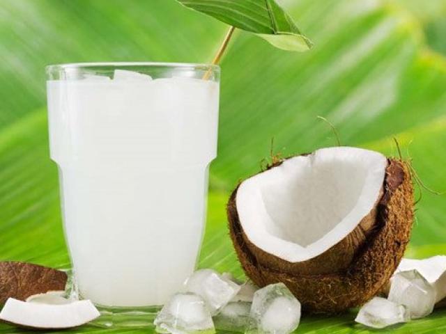 Sinh tố dừa có tác dụng gì với sức khỏe? Top 10 tác dụng có thể bạn chưa biết