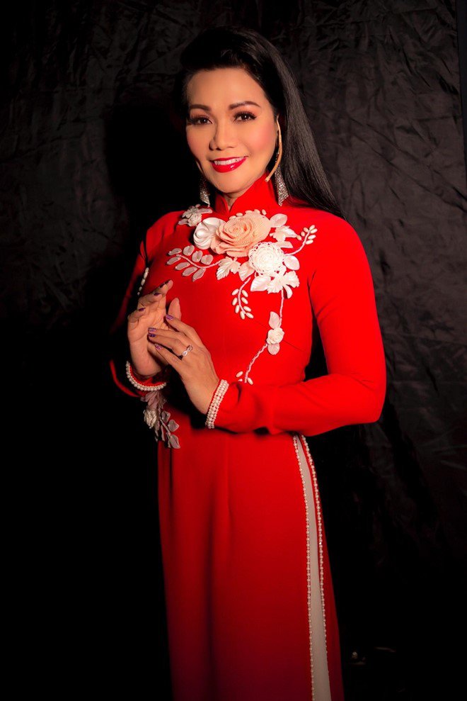 NSƯT Ngọc Huyền, Vân Trang và dàn sao diện áo dài đi ghi hình amp;#34;Bước chân hai thế hệamp;#34; - 2