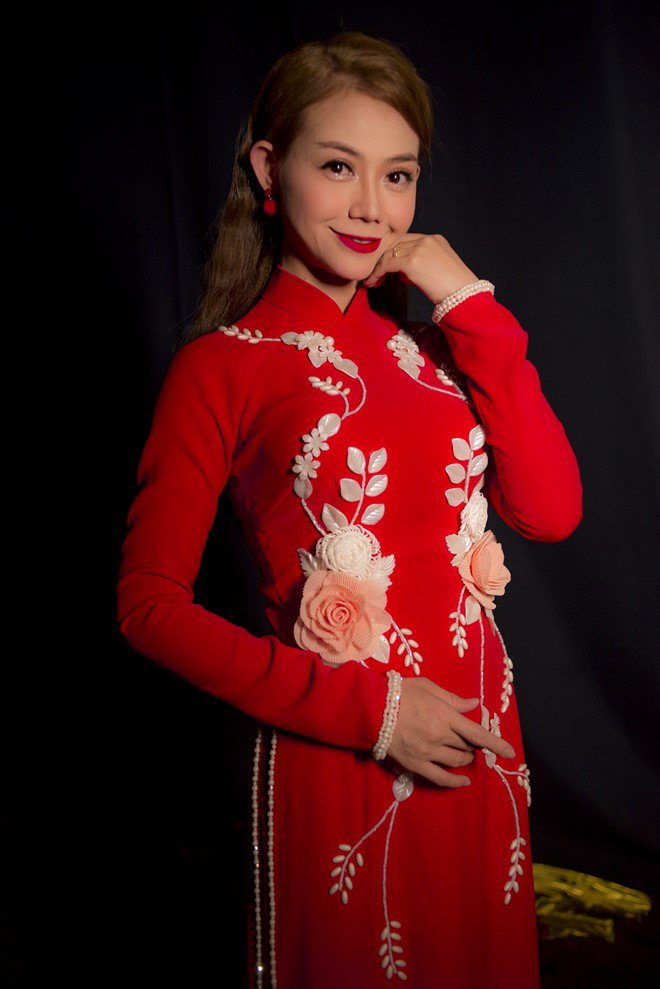 NSƯT Ngọc Huyền, Vân Trang và dàn sao diện áo dài đi ghi hình amp;#34;Bước chân hai thế hệamp;#34; - 12