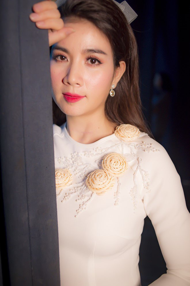 NSƯT Ngọc Huyền, Vân Trang và dàn sao diện áo dài đi ghi hình amp;#34;Bước chân hai thế hệamp;#34; - 11