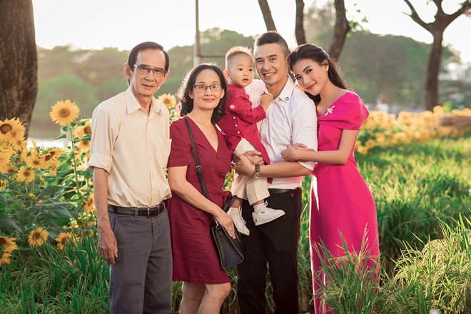 Tết của amp;#34;gái một conamp;#34; xinh đẹp: Thuý Diễm háo hức, Diệp Bảo Ngọc không nhận show Giao thừa - 2