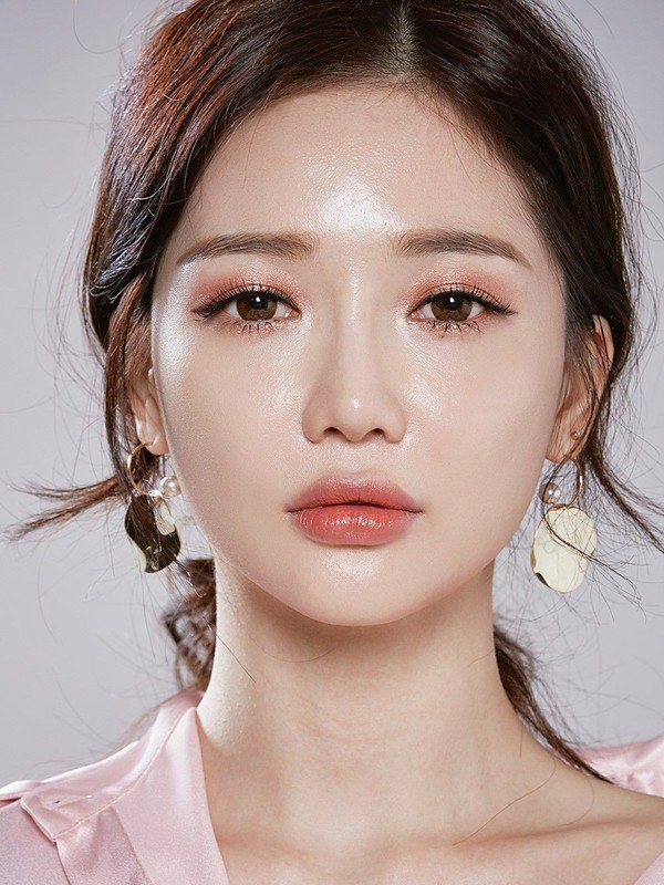Những ngày đầu năm, đây là phong cách trang điểm hoàn hảo nhất giúp chị em ghi điểm tuyệt đối - 10