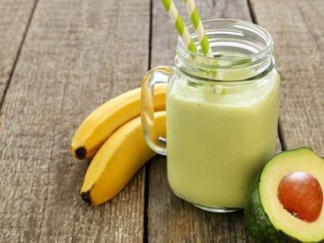Uống sinh tố bơ chuối có tác dụng gì với sức khỏe và làm đẹp?