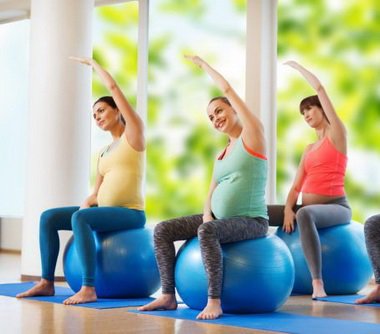Ngày Tết dễ bị đầy bụng, mẹ bầu xử trí thế nào? - 2