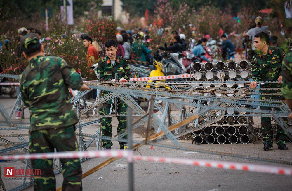 Không khí đón Giao thừa trên cả nước - 16