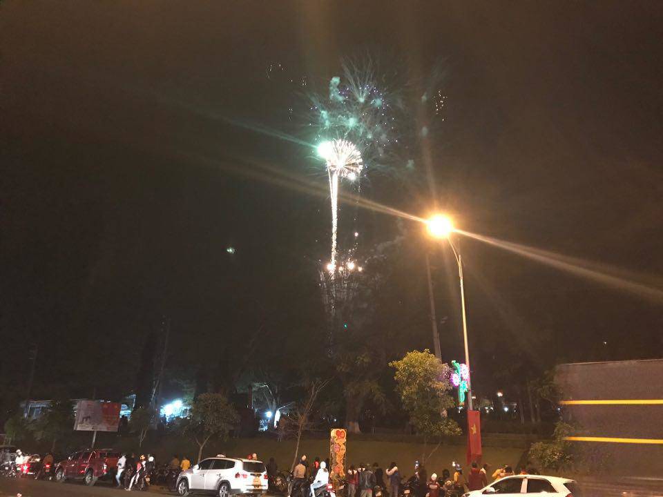 Không khí đón Giao thừa trên cả nước - 15