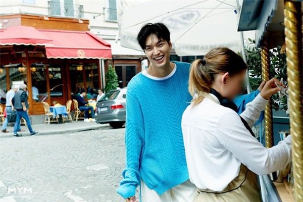 Đón năm Chuột, Lee Min Ho amp;#34;đánh cắpamp;#34; trái tim thiếu nữ với vẻ ngoài đẹp trai khó cưỡng - 3