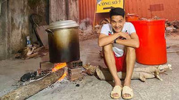 Mạc Văn Khoa chúc Tết siêu lầy lội, hào hứng khoe nồi bánh tét nhà làm