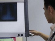 Tin tức - Bệnh viện E trắng đêm cấp cứu, cách ly thanh niên sốt, khó thở vừa trở về từ Đài Loan