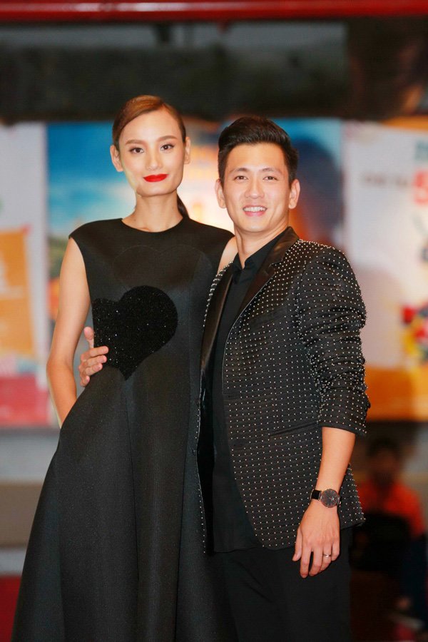 Chồng thấp vợ cao, 3 cặp đôi này vẫn cực đẹp đôi nhờ mặc đồng điệu từ nhà ra phố - 17