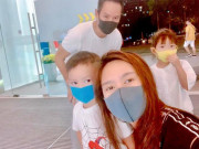 Làm mẹ - Lo sợ virus corona, Lý Hải Minh Hà đưa con đi chơi Tết nhưng đeo khẩu trang kín mít