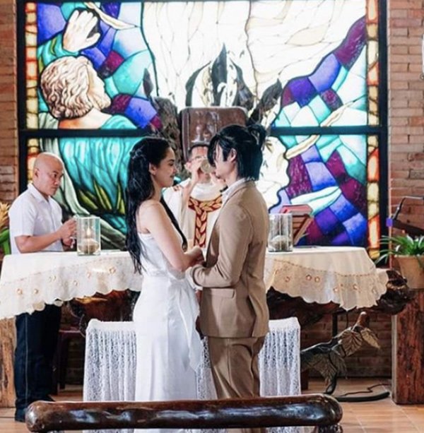 Sau 9 năm hẹn hò, HH đẹp nhất mọi thời đại tuyên bố cưới, nhan sắc chú rể gây sốt - 6