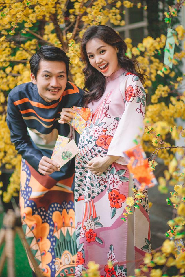 Nữ ca sĩ mỗi ngày cho chồng 200.000đ, Tết lo không chui lọt áo dài vì bầu 7 tháng - 3