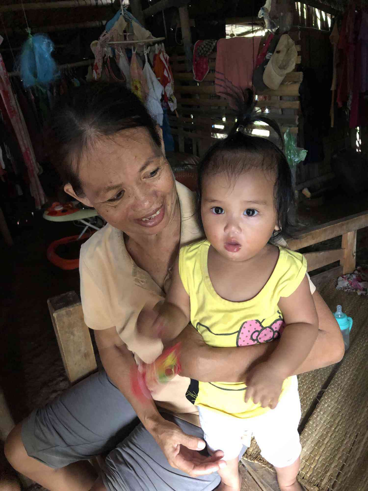 Ứa nước mắt với những “xóm mồ côi” không màng đón Tết - 5