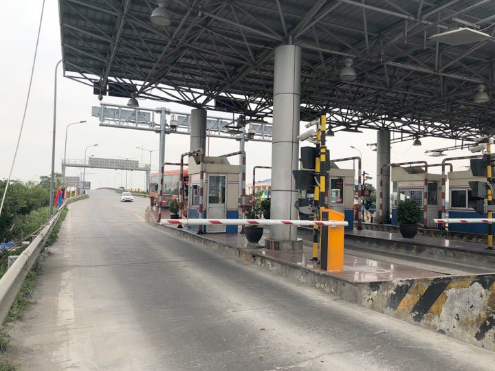 Hình ảnh lạ tại bến xe, phố phường Hà Nội sau kỳ nghỉ Tết Nguyên đán - 13