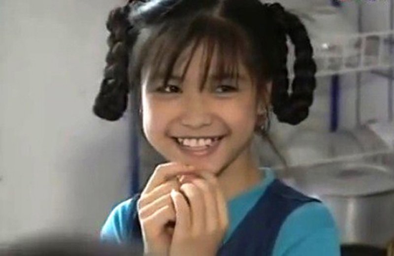 Bích Huyền (sinh năm 1988) đã đóng phim từ lúc 7 tuổi và gây ấn tượng trong bộ phim "Đội đặc nhiệm nhà C21" dù chỉ là vai phụ. Sau đó, cô còn&nbsp;góp mặt nhiều vai diễn khác nhau trong những bộ phim truyền hình miền Bắc khác.
