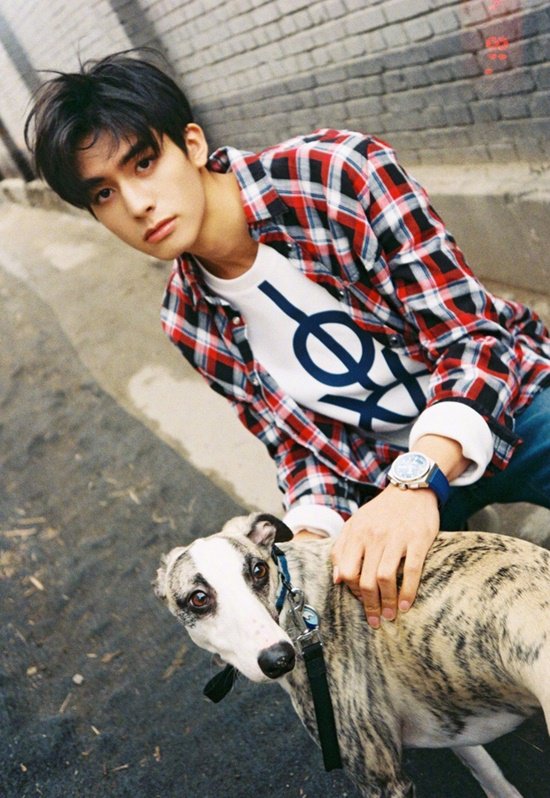 Chủ nhân cảnh mát-xa 18+: Đóng cặp với chị đẹp hơn 12 tuổi, amp;#34;sát thủ tình trườngamp;#34; có tiếng - 8