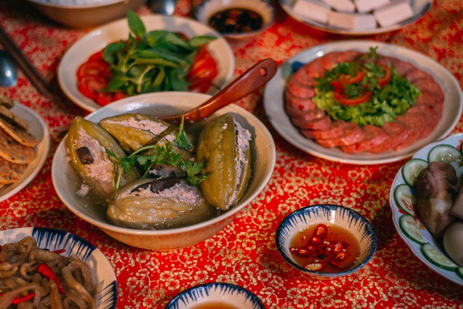 Lâm Vỹ Dạ vào bếp nấu ăn cùng mẹ chồng, nhan sắc của bà khiến ai cũng chú ý - 9