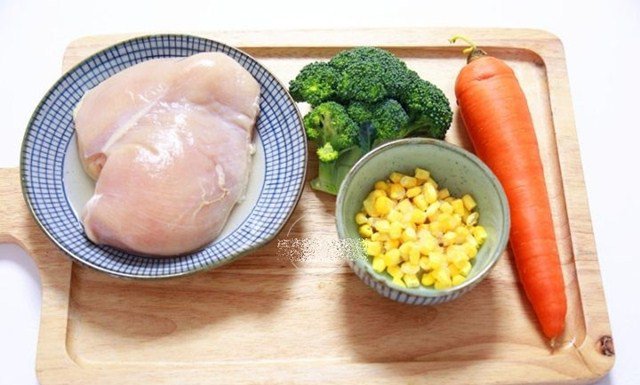 Con lười ăn rau, mẹ có ngay món ức gà viên đảm  bảo con ăn thun thút - 2