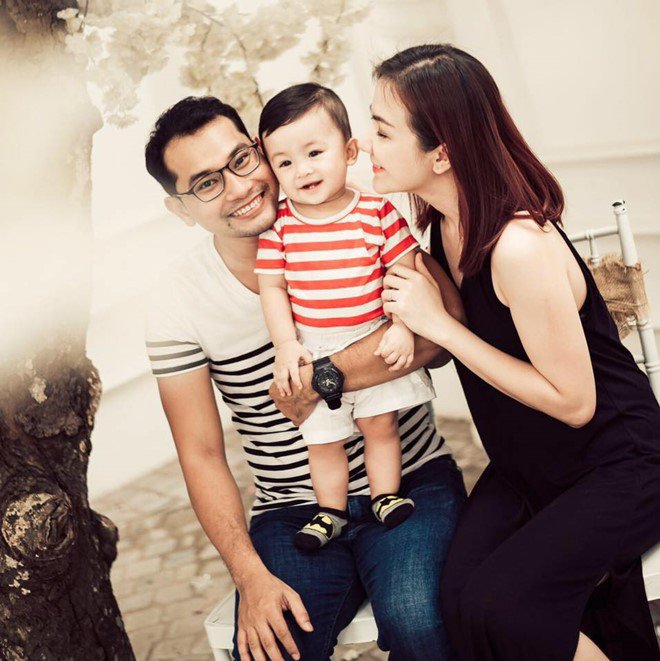 Giờ hạnh phúc êm đềm, ít ai biết Huỳnh Đông - Ái Châu từng suýt amp;#34;tan đàn xẻ nghéamp;#34; - 1
