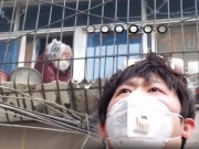 Clip Eva - Sợ lây dịch corona, ông ngoại khiến cháu trai "dở khóc, dở cười" với màn lì xì có 1-0-2