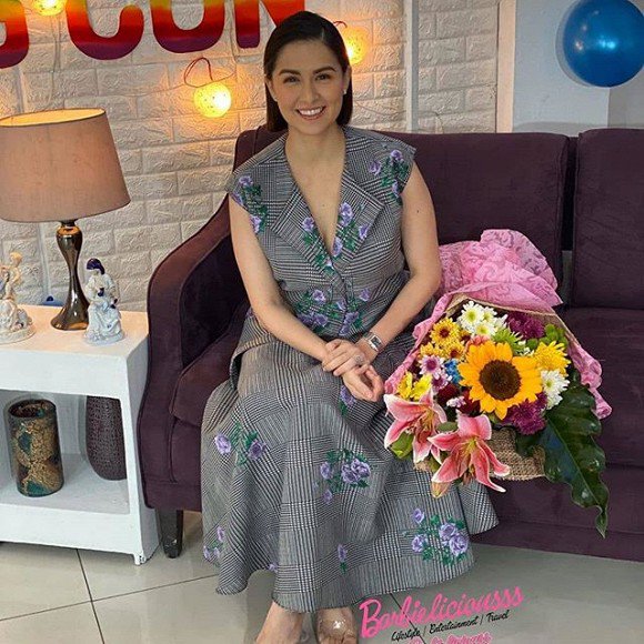 Having just been criticized for having different photos in real life, Marian Rivera revealed a photo of her flabby bust due to breastfeeding - 3