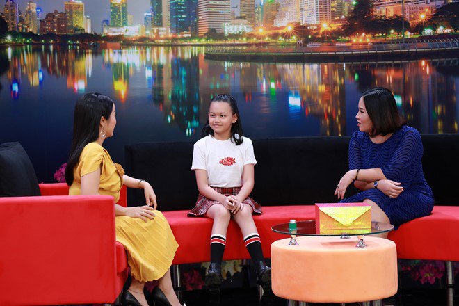 Lo con bị bạn trai nắm tay, ông bố amp;#34;Bố ơi, mình đi đâu thếamp;#34; choáng khi bé trả lời - 3