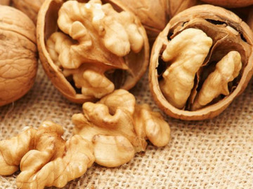 Quả óc chó bổ dưỡng cho sức khỏe nhưng cần lưu ý